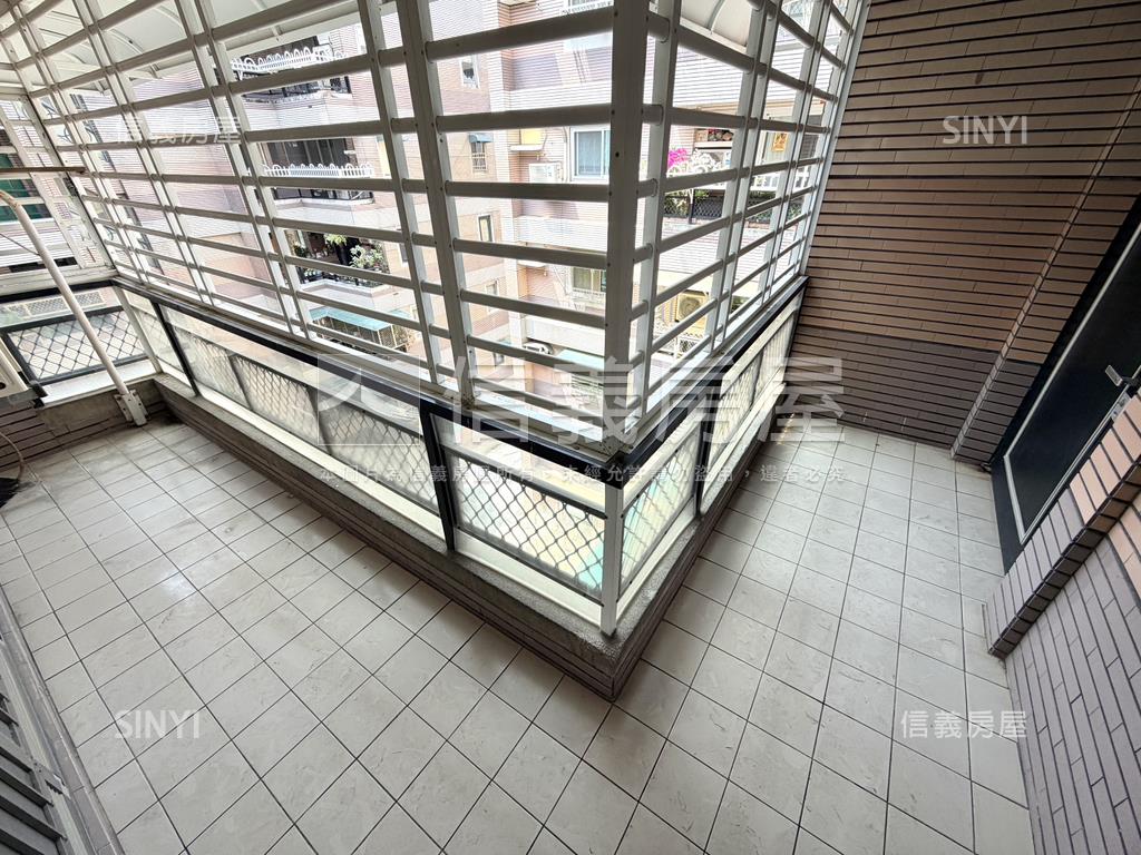 【近公園】大空間平車房屋室內格局與周邊環境