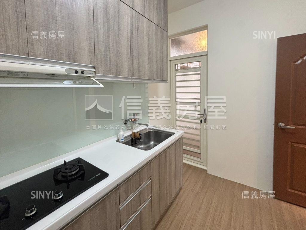 中正路雙衛浴三房美屋房屋室內格局與周邊環境
