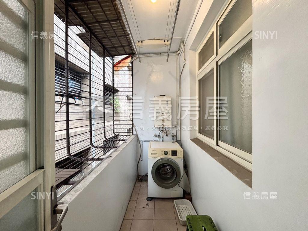 中正路雙衛浴三房美屋房屋室內格局與周邊環境