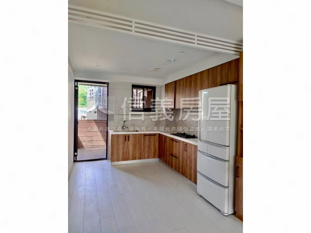 兩房小天晴露臺戶房屋室內格局與周邊環境