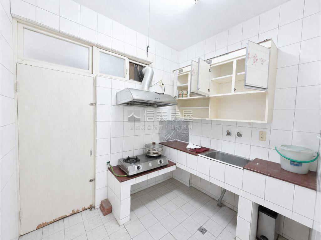 中和採光絕美公寓房屋室內格局與周邊環境