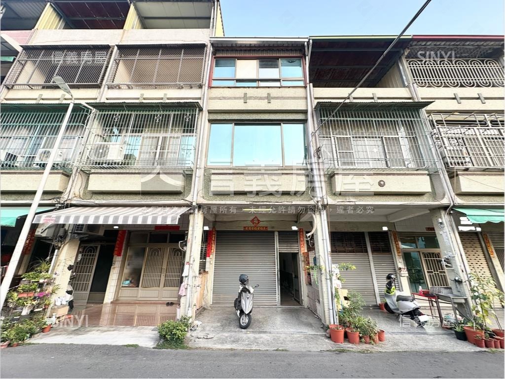 近文山特區正街騎樓透天房屋室內格局與周邊環境