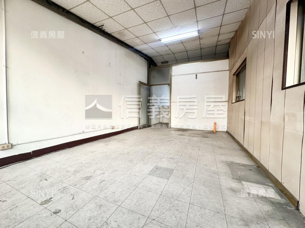 近文山特區正街騎樓透天房屋室內格局與周邊環境