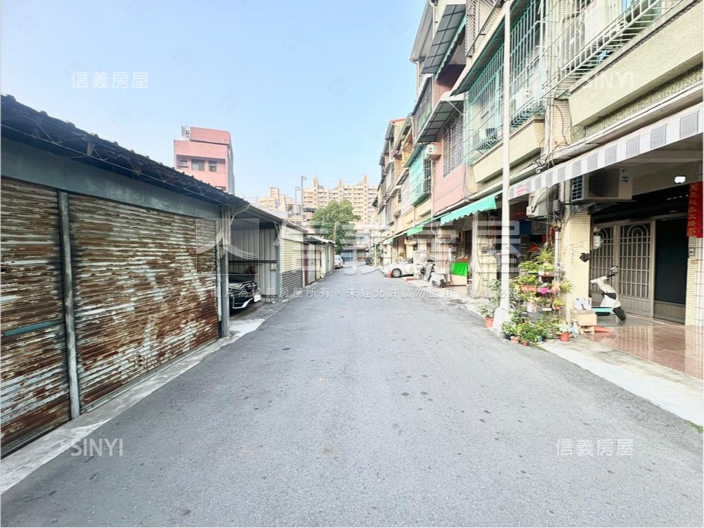 近文山特區正街騎樓透天房屋室內格局與周邊環境