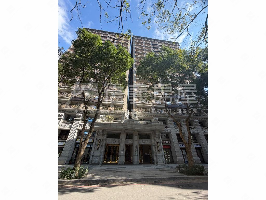 巴黎捷悅‧質感兩房車位房屋室內格局與周邊環境