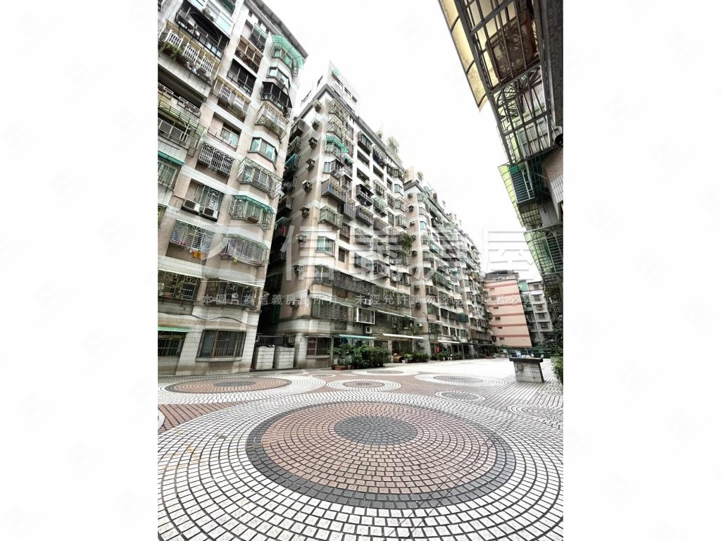 聯邦大城邊間明亮３房房屋室內格局與周邊環境