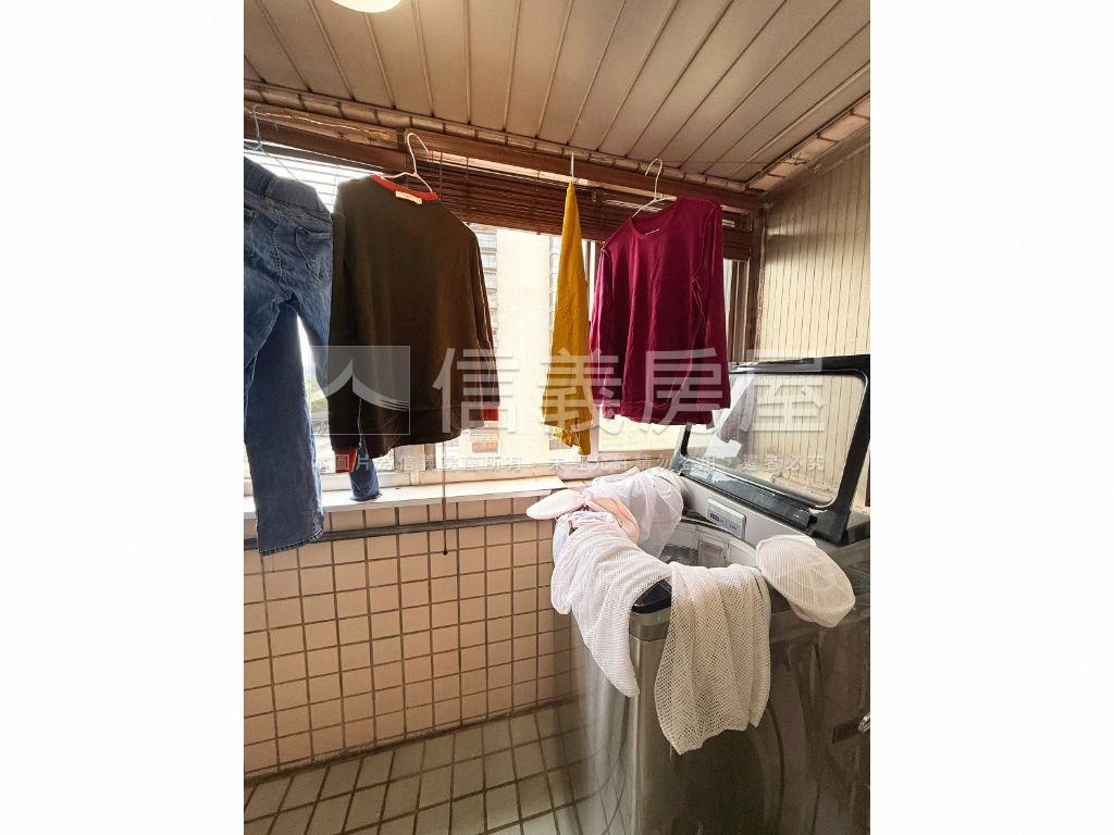 力霸稀有邊間２房房屋室內格局與周邊環境