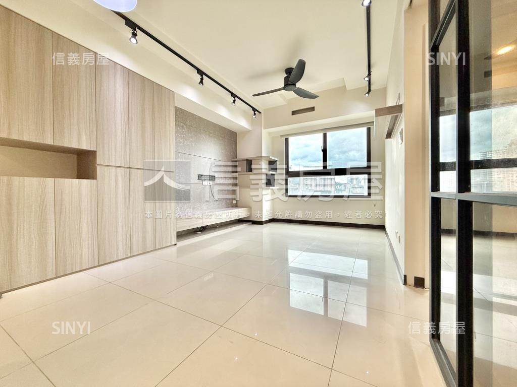 布拉諾高樓邊間美二房車位房屋室內格局與周邊環境