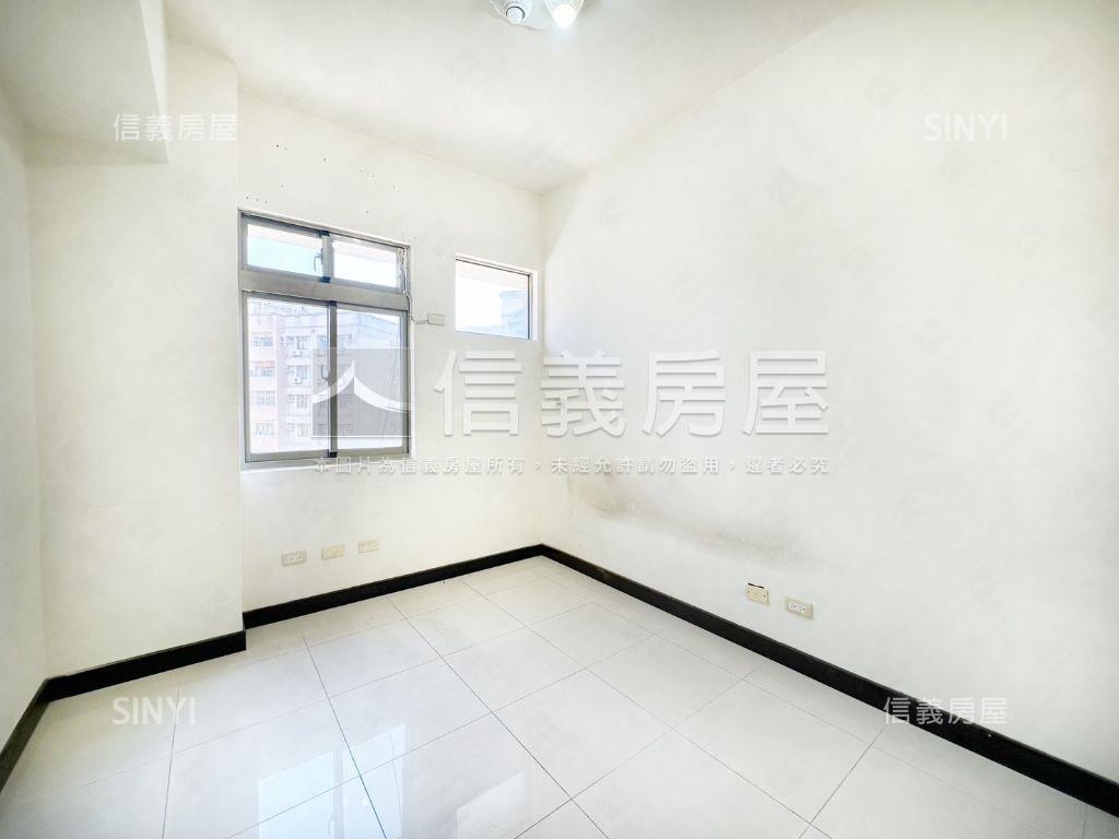 好便宜的陸光四房車位房屋室內格局與周邊環境