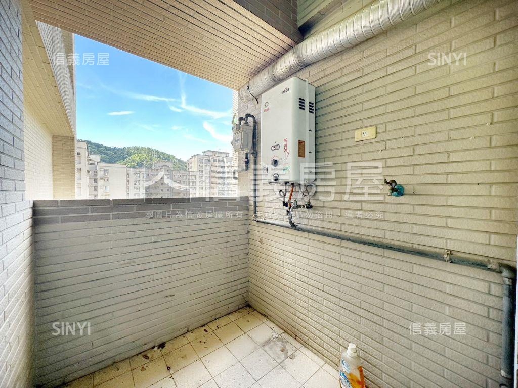 好便宜的陸光四房車位房屋室內格局與周邊環境