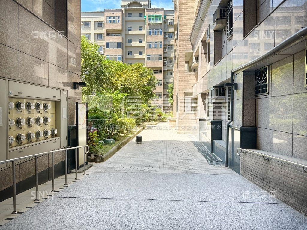 好便宜的陸光四房車位房屋室內格局與周邊環境