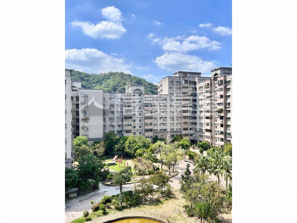 好便宜的陸光四房車位房屋室內格局與周邊環境