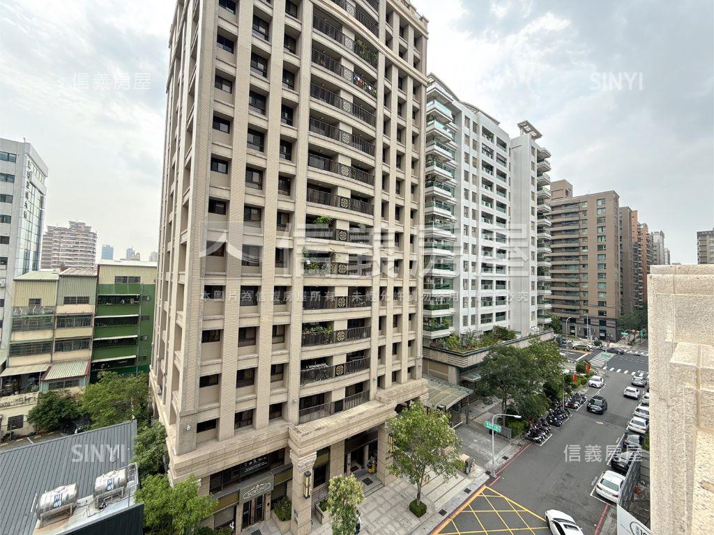 美術館大面寬電梯透店房屋室內格局與周邊環境