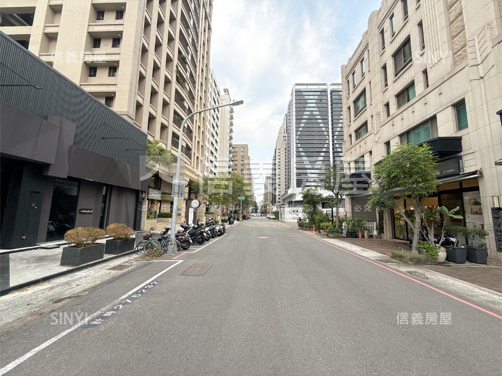 美術館大面寬電梯透店房屋室內格局與周邊環境