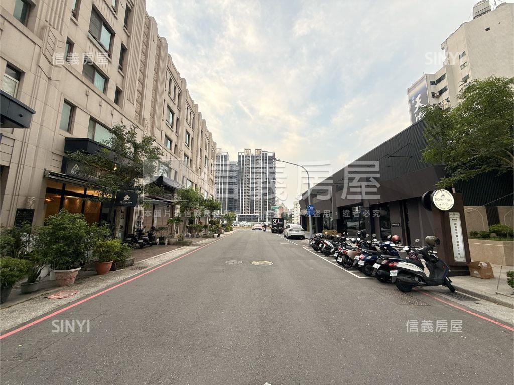 美術館大面寬電梯透店房屋室內格局與周邊環境