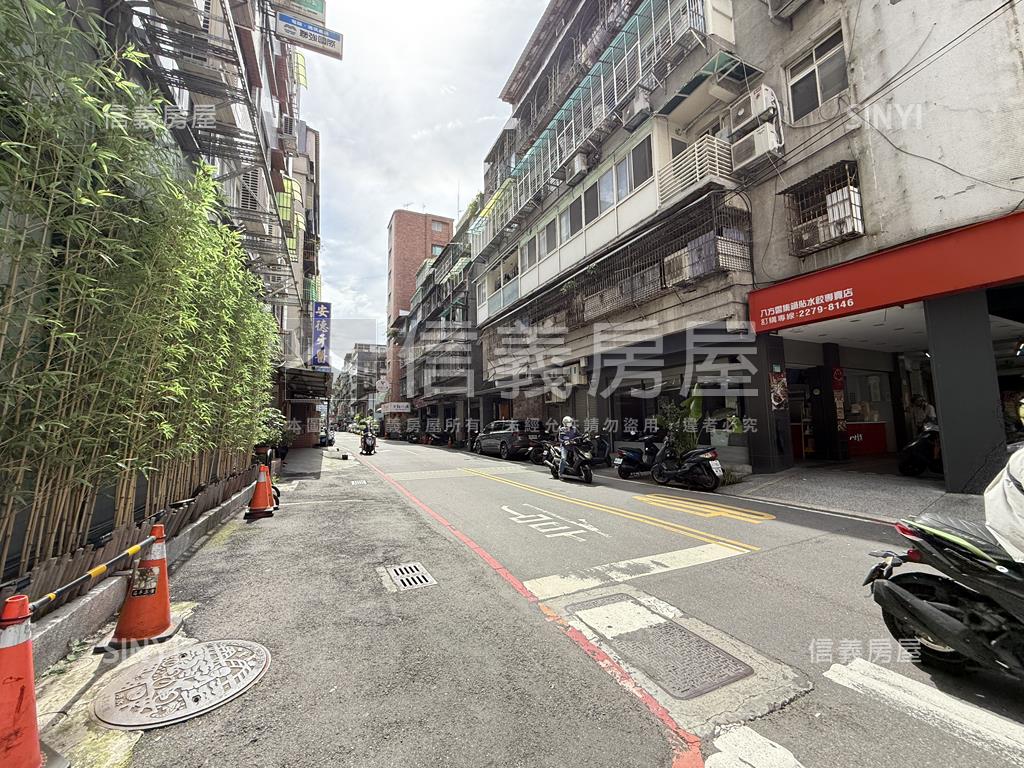 中港大空間金店面房屋室內格局與周邊環境