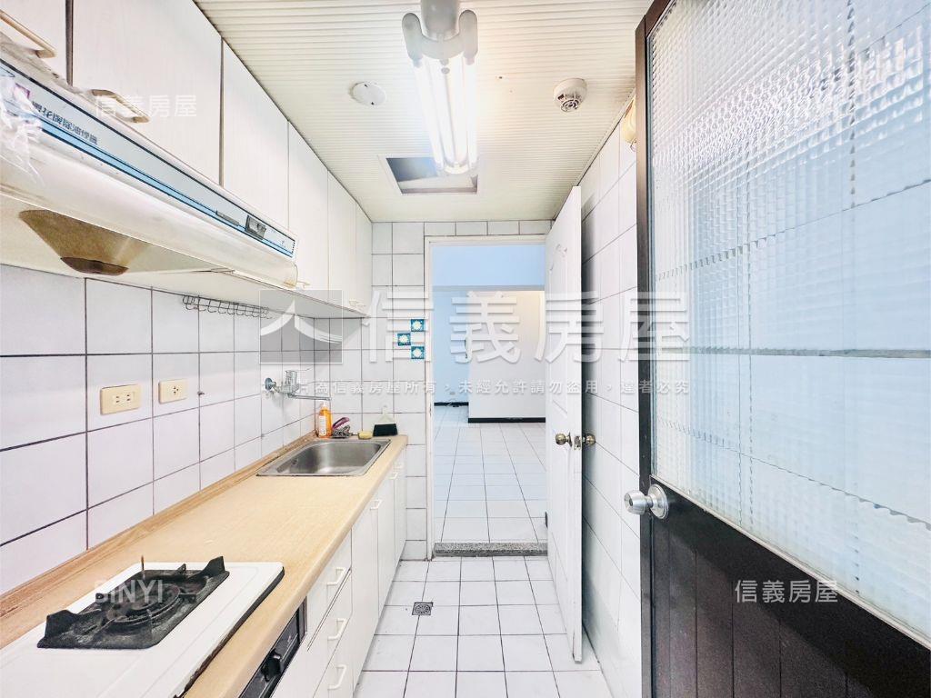 店長推薦近海山站３改２房屋室內格局與周邊環境