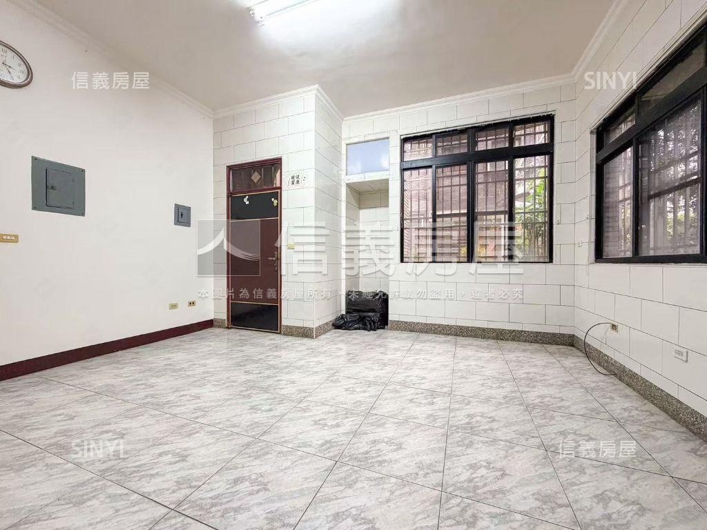 店長推薦鳥松別墅稀有釋出房屋室內格局與周邊環境