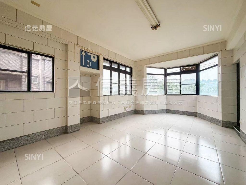 店長推薦鳥松別墅稀有釋出房屋室內格局與周邊環境