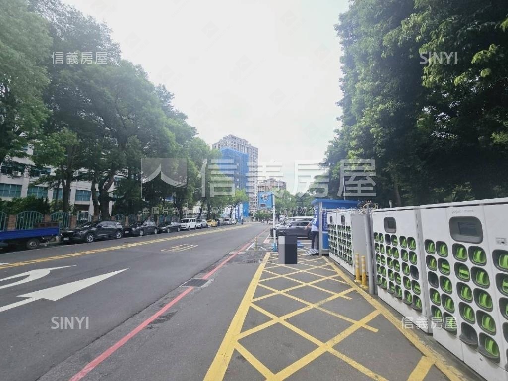板橋天朗附車位房屋室內格局與周邊環境