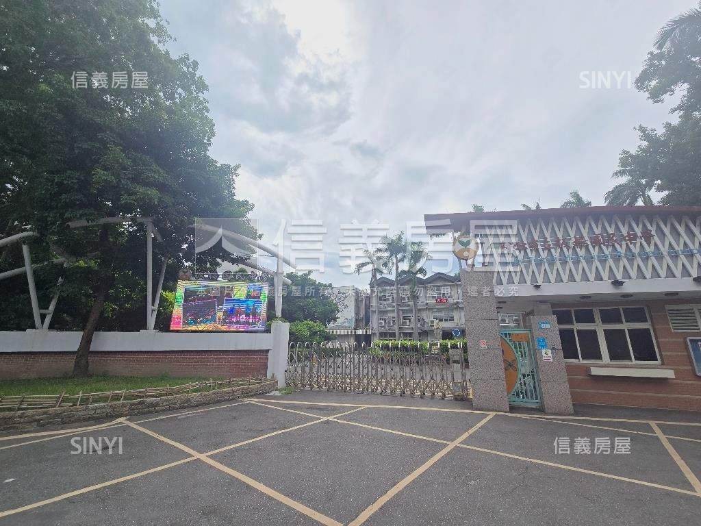 板橋天朗附車位房屋室內格局與周邊環境