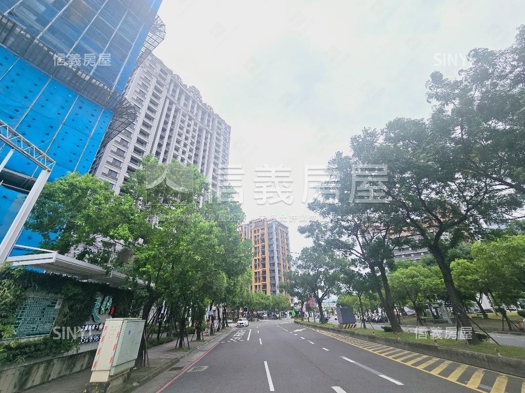 板橋天朗附車位房屋室內格局與周邊環境