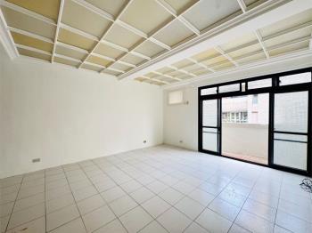 美日僑三房公寓