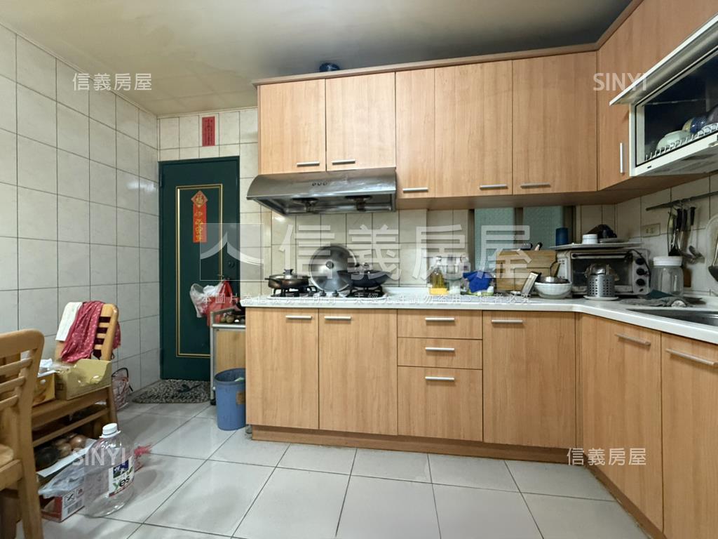 存中園道旁有庭院一樓房屋室內格局與周邊環境