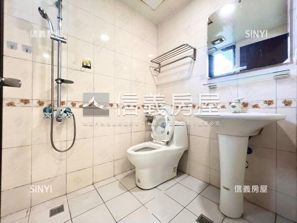 近捷運。鴻觀邊間三房車位房屋室內格局與周邊環境