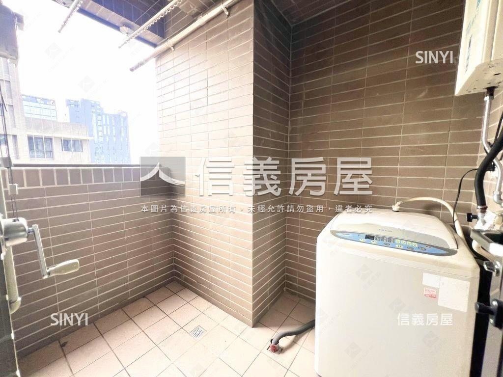 近捷運。鴻觀邊間三房車位房屋室內格局與周邊環境