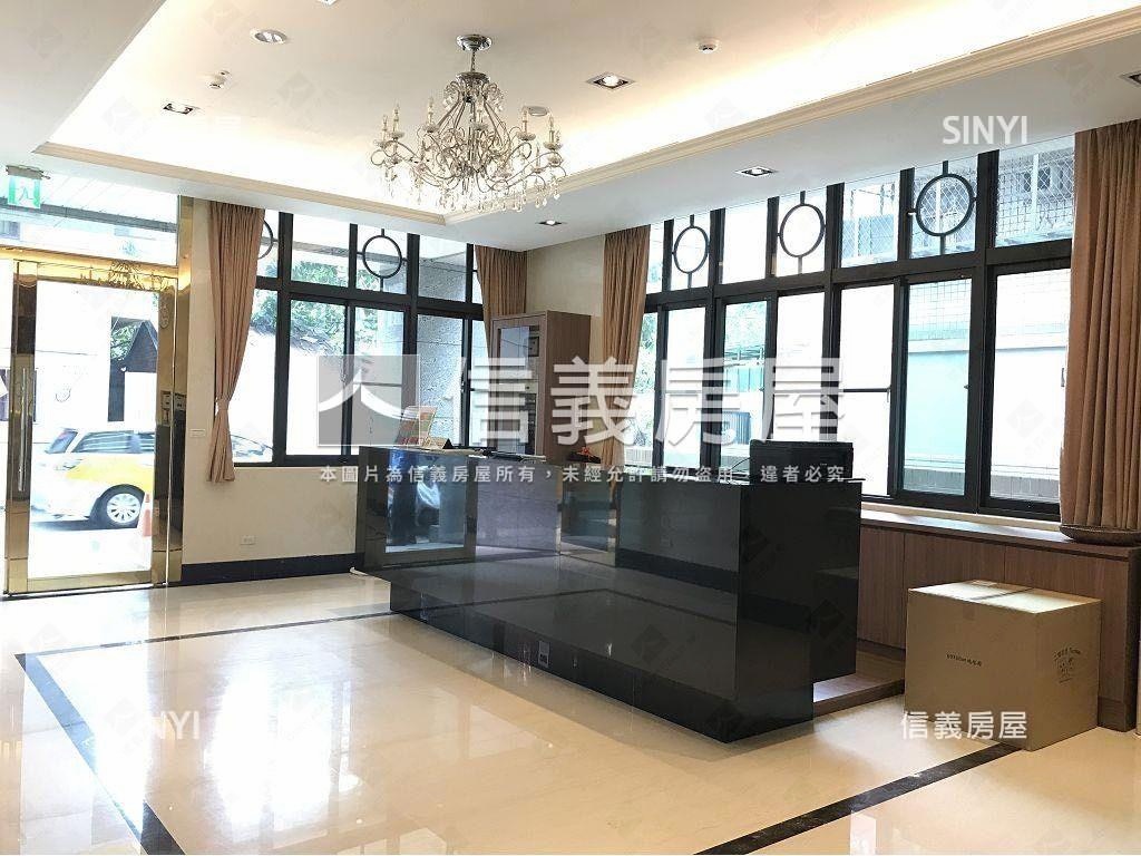 近捷運。鴻觀邊間三房車位房屋室內格局與周邊環境