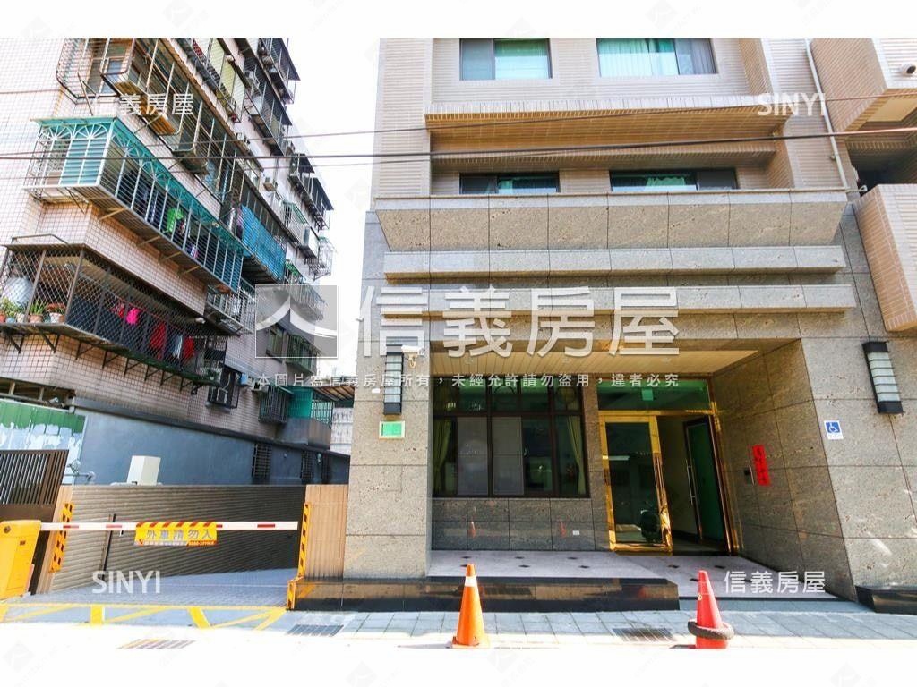 近捷運。鴻觀邊間三房車位房屋室內格局與周邊環境