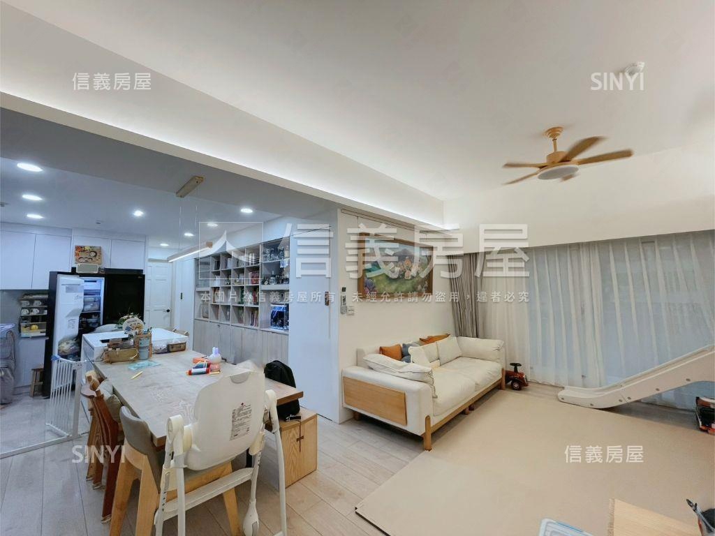 合群新城裝潢美宅平車房屋室內格局與周邊環境