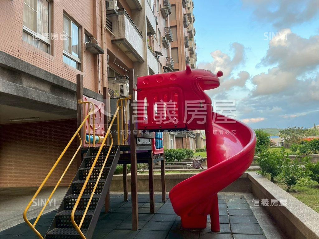 合群新城裝潢美宅平車房屋室內格局與周邊環境