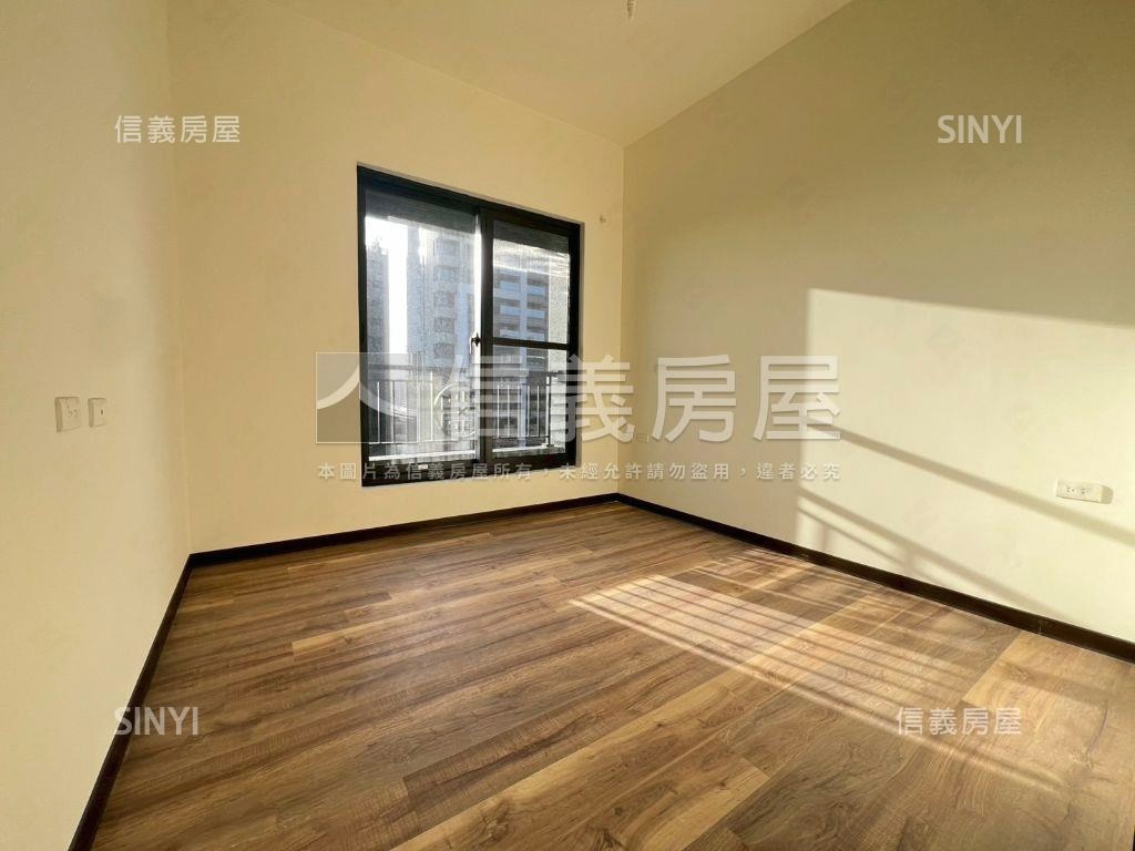 定泰臻翫稀有高樓景觀房屋室內格局與周邊環境