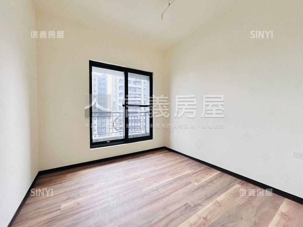 定泰臻翫稀有高樓景觀房屋室內格局與周邊環境