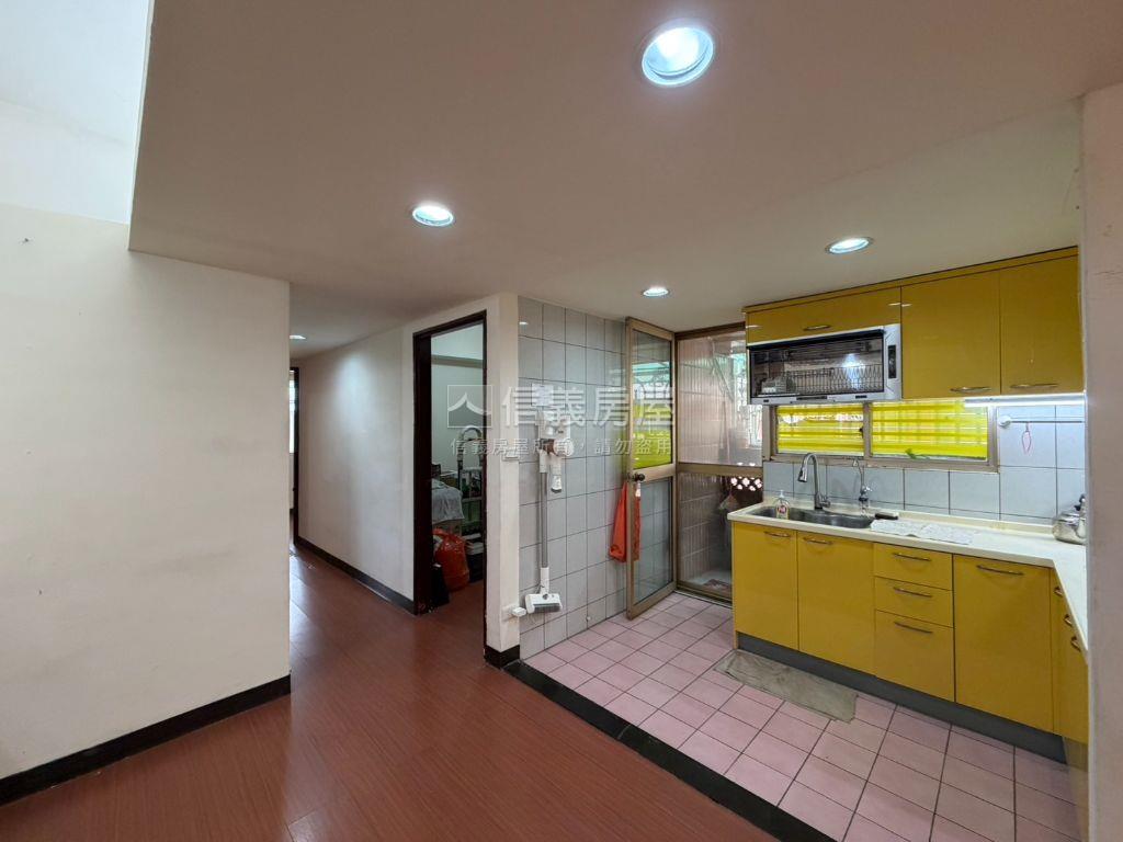 內壢稀有釋出電梯社區三房房屋室內格局與周邊環境