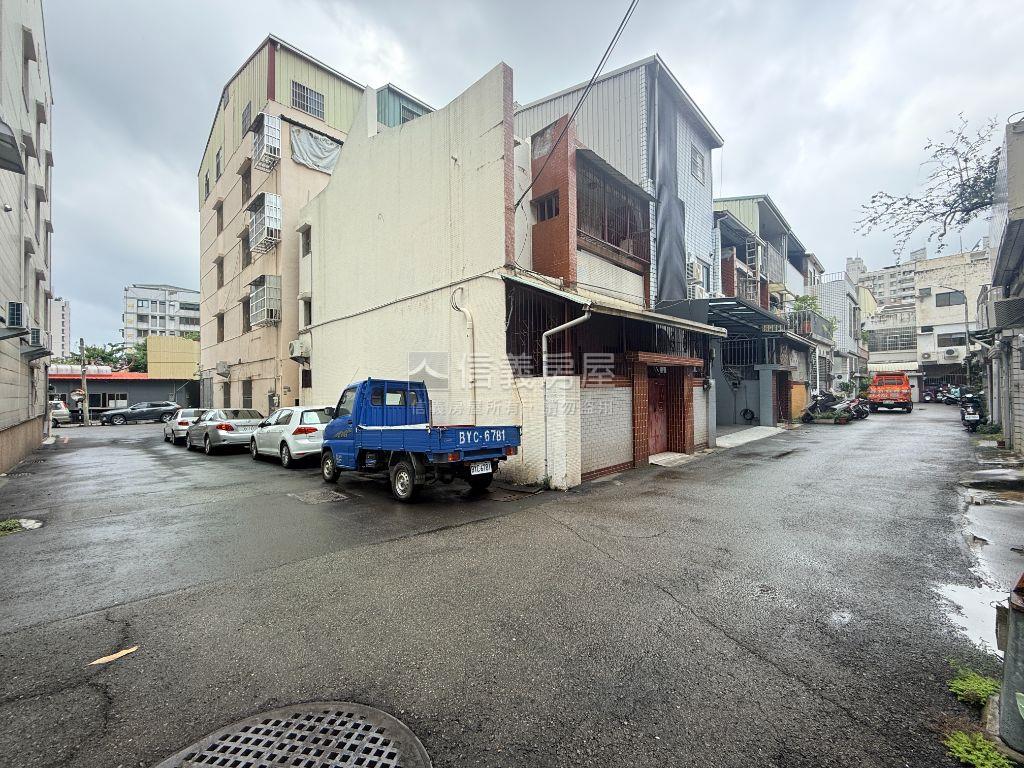 專任近捷運免整理前院透天房屋室內格局與周邊環境