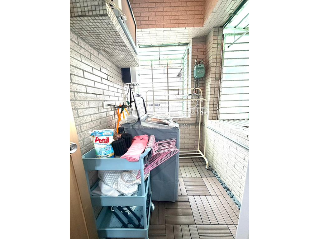 捷運年代溫馨電梯三房房屋室內格局與周邊環境