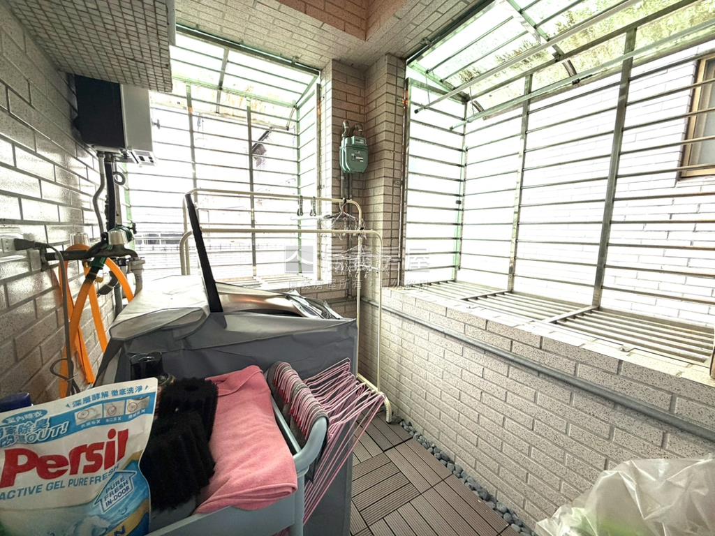 捷運年代溫馨電梯三房房屋室內格局與周邊環境