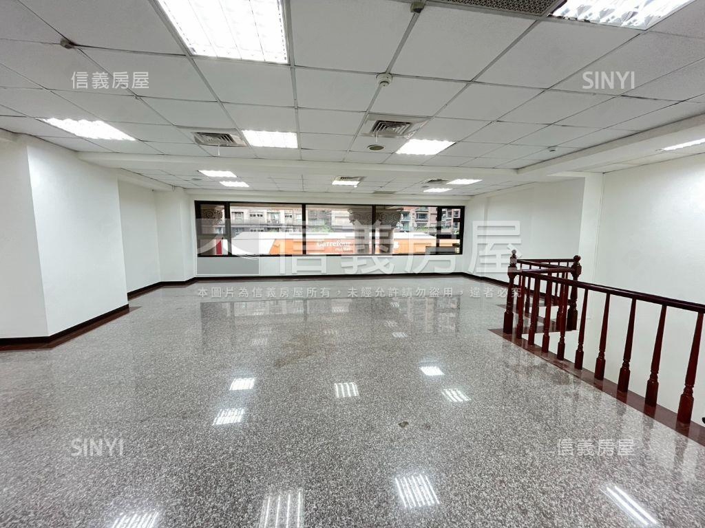 宜誠皇家二樓辦公室房屋室內格局與周邊環境