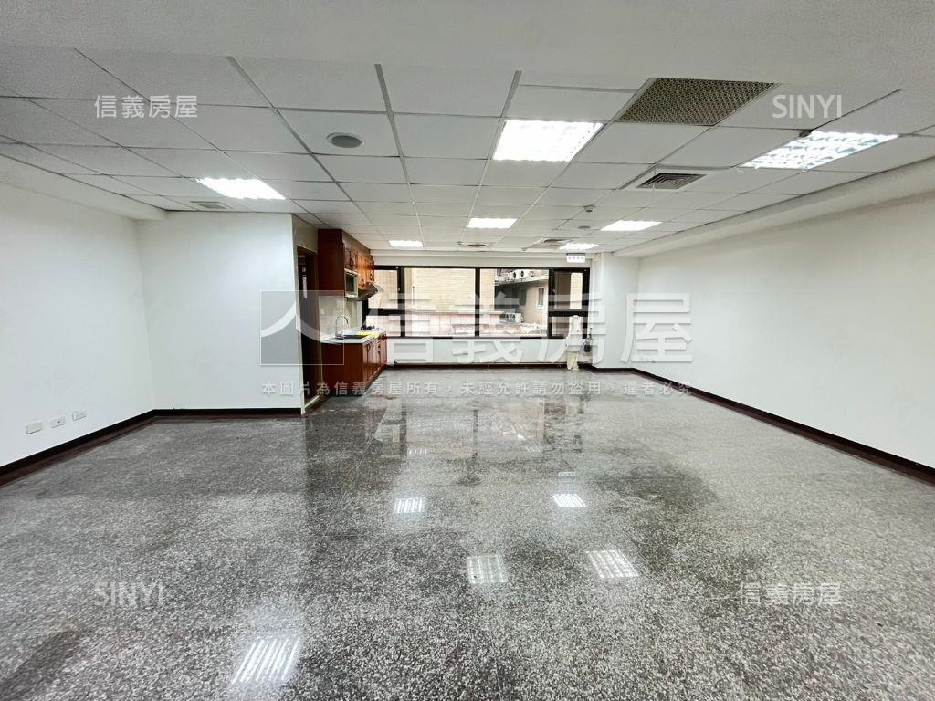 宜誠皇家二樓辦公室房屋室內格局與周邊環境