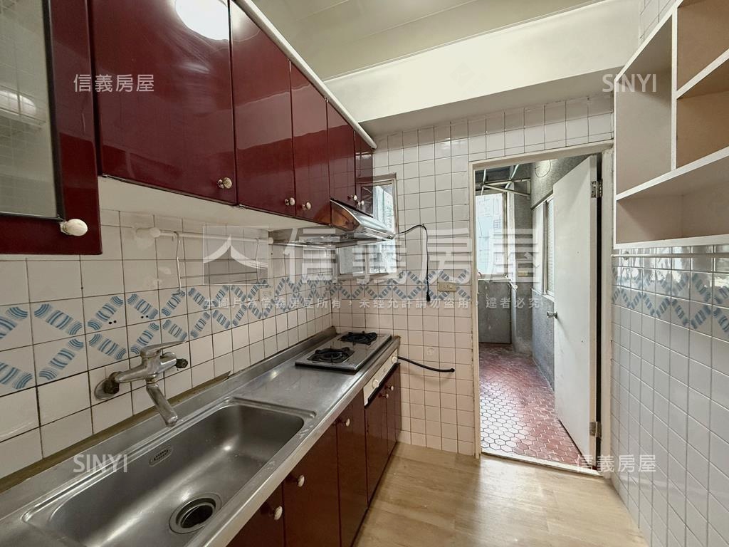 天母僑資華廈大空間房屋室內格局與周邊環境