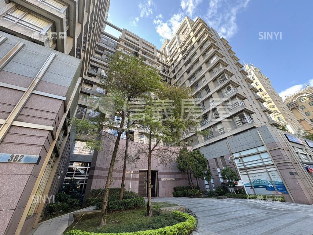 水明漾。公園路樹景明亮宅房屋室內格局與周邊環境