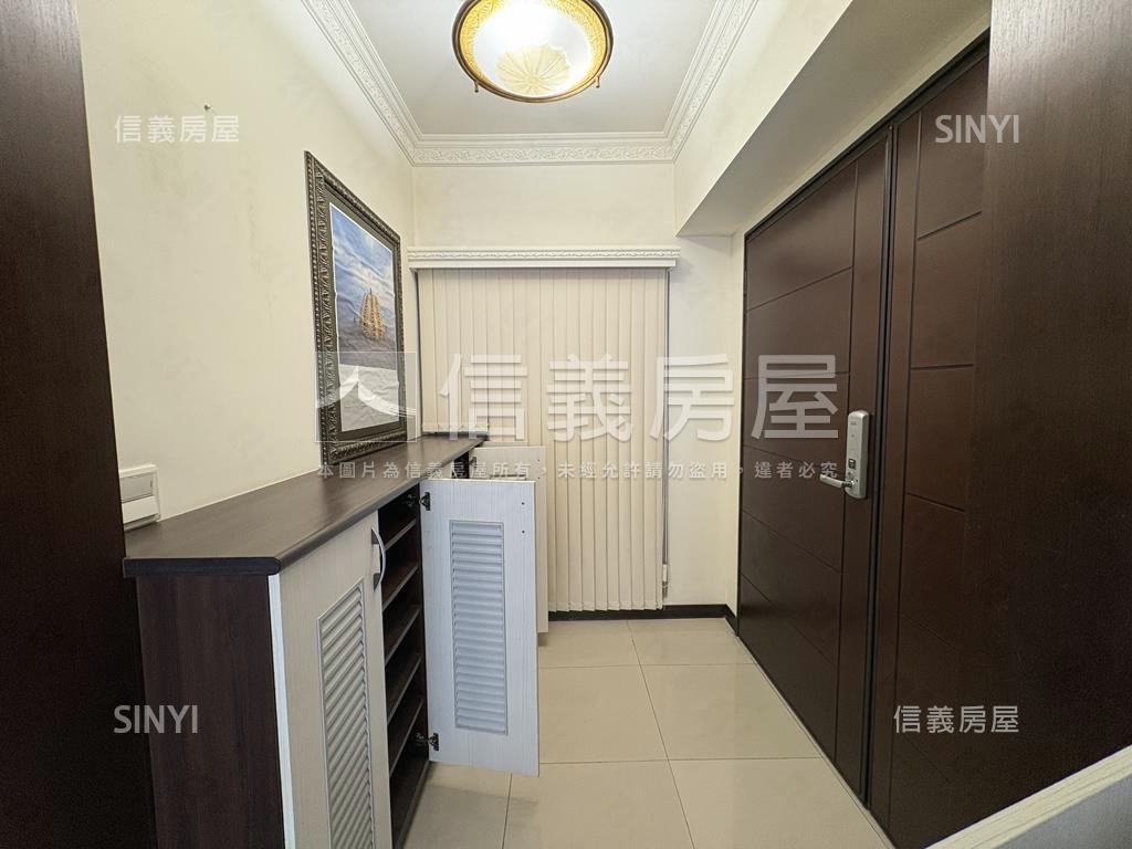 水明漾。公園路樹景明亮宅房屋室內格局與周邊環境