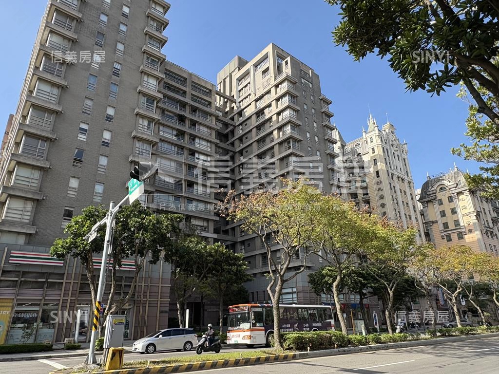 水明漾。公園路樹景明亮宅房屋室內格局與周邊環境