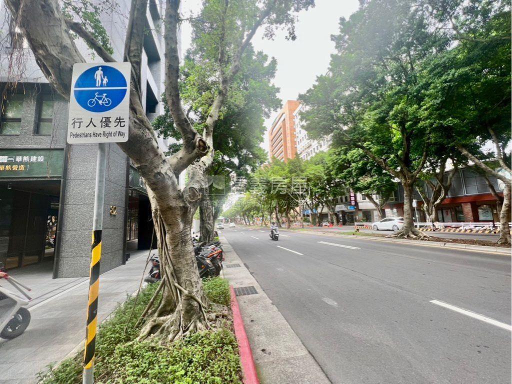 中正三角黃金店面房屋室內格局與周邊環境