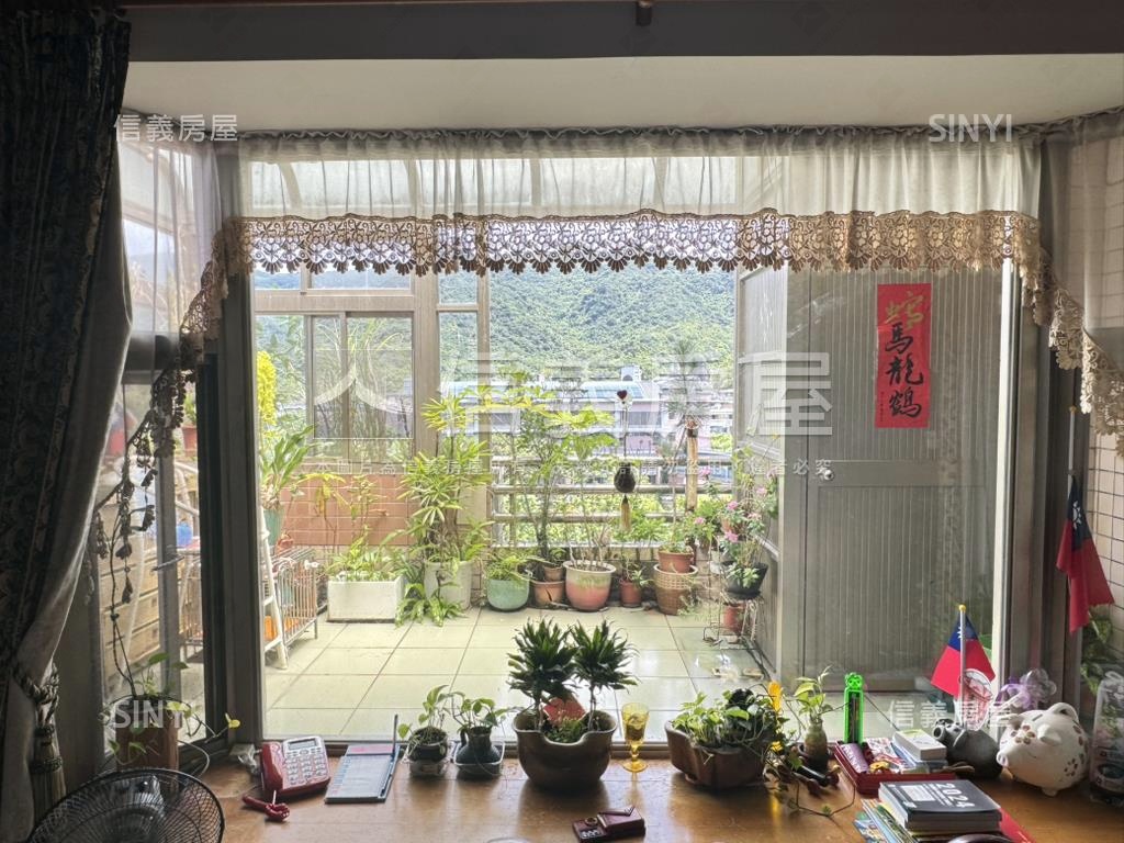美麗大湖綠景雙車位房屋室內格局與周邊環境