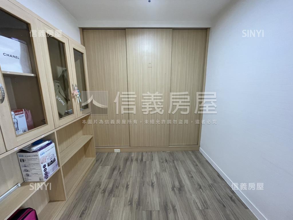 天京海山捷運２房房屋室內格局與周邊環境