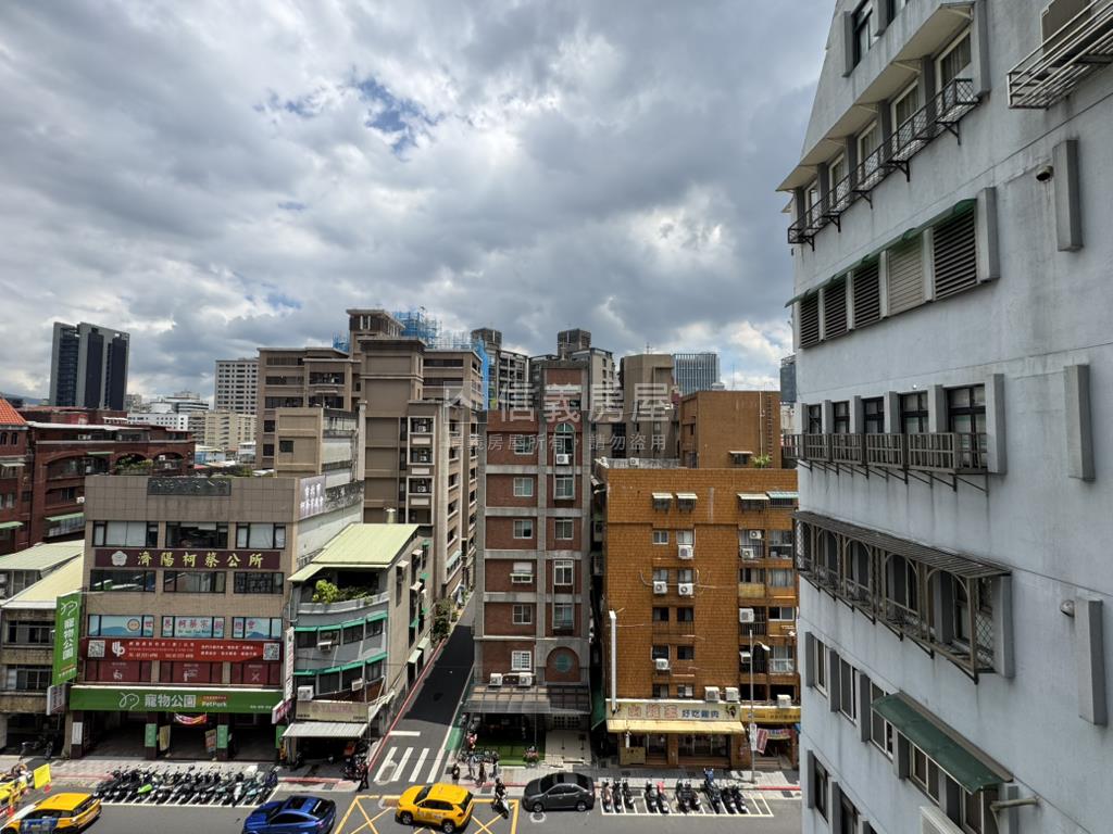 吉林鴻運電梯住辦房屋室內格局與周邊環境